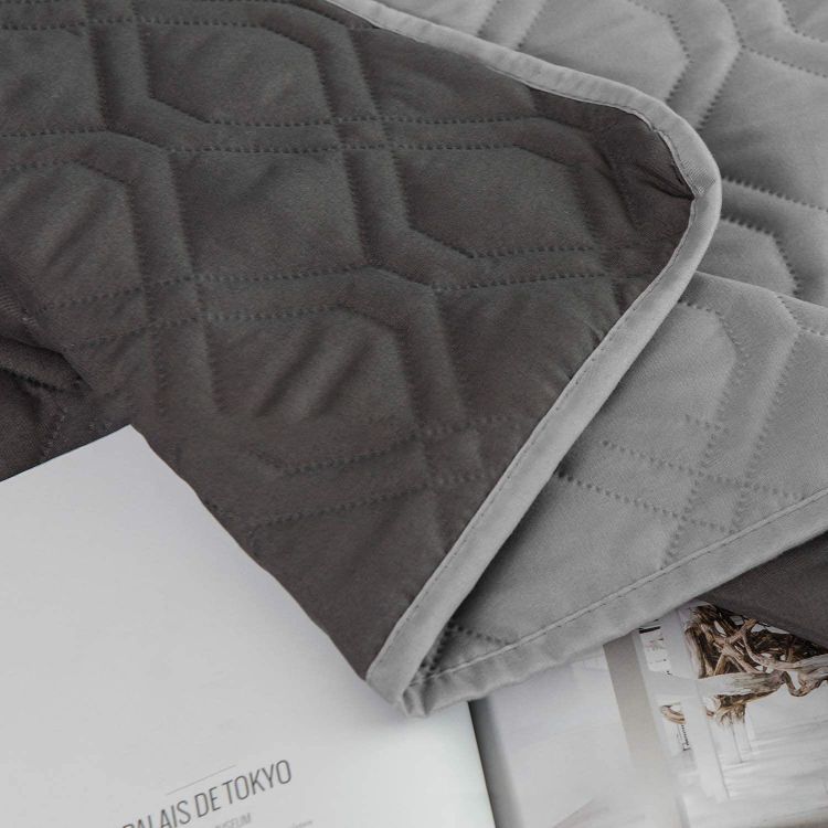 Pet Sofa Cushion Peach Skin Velvet Thermal Insulation Pet Bed Dirt Separation Pad